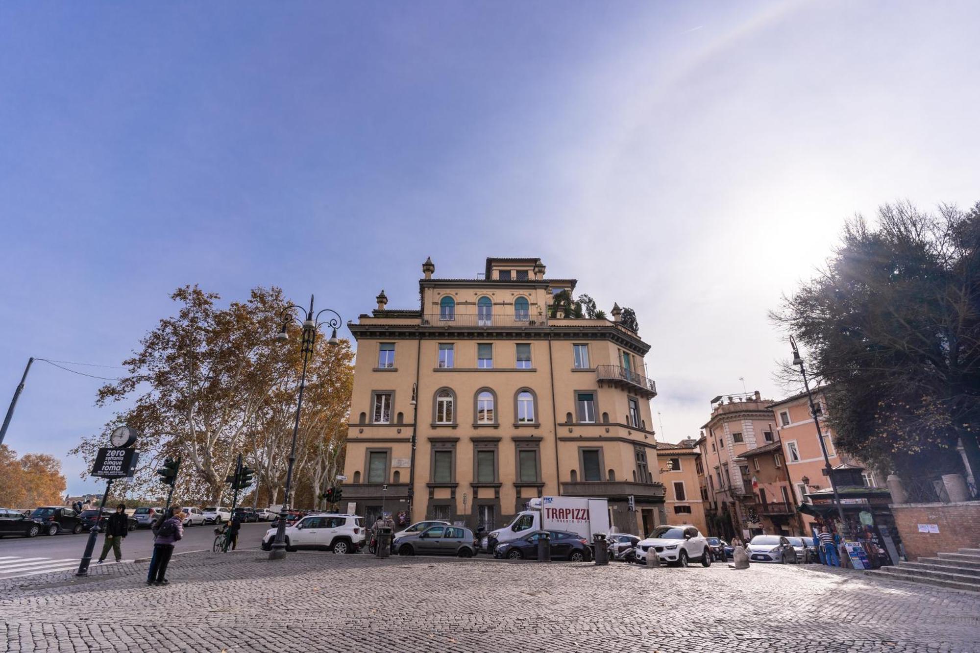 Bed and breakfast Tree Charme Trilussa 2*